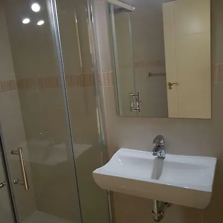 Apartment Sunny, Quiet And Spacious Nearby The Sea