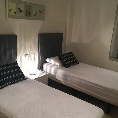 Apartment Sunny, Quiet And Spacious Nearby The Sea Malaga
